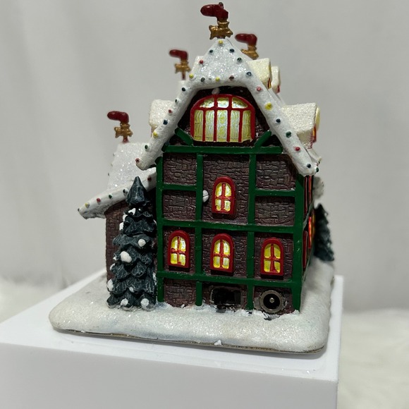Vintage Christmas Santa\'s Candy Shop Lighted House Village‎ Display